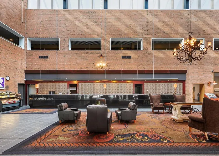 Crowne Plaza Minneapolis West By Ihg